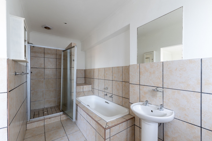 To Let 3 Bedroom Property for Rent in Levallia Western Cape